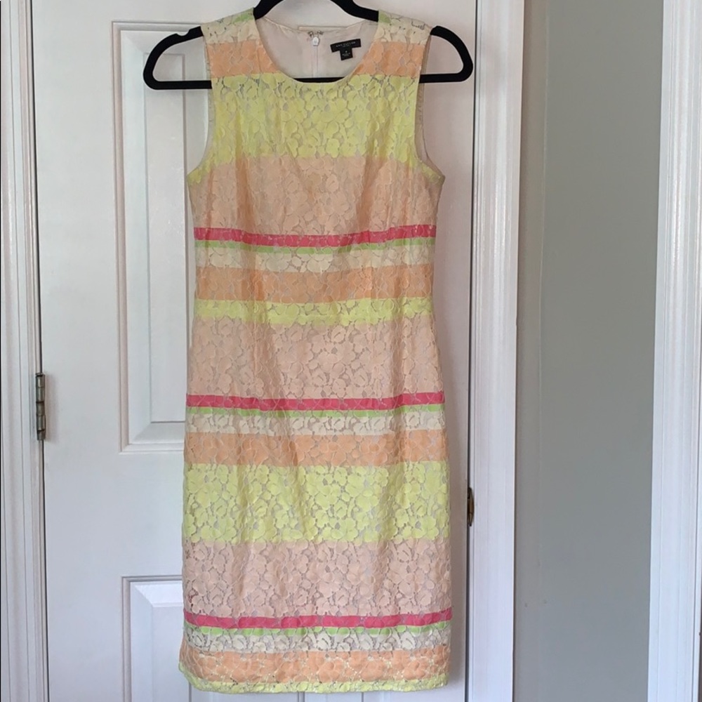 Sleeveless lace dress